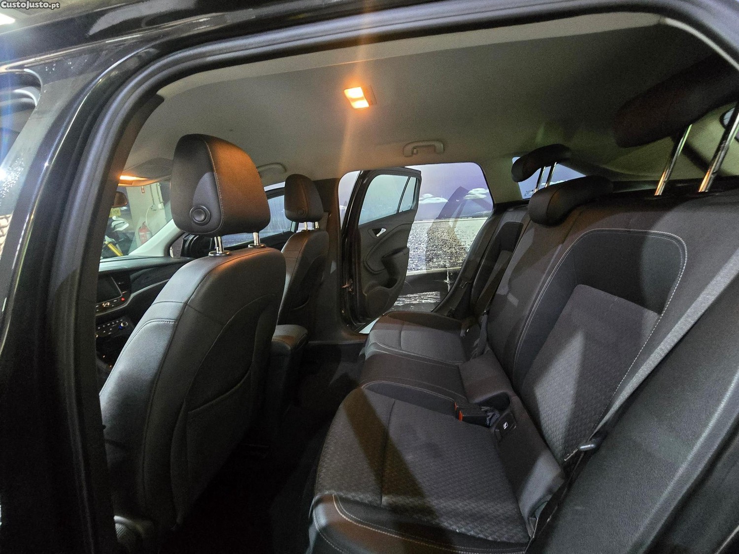 Opel Astra Sports Tourer 1.6 CDTI Dynamic S/S — fotografia 11