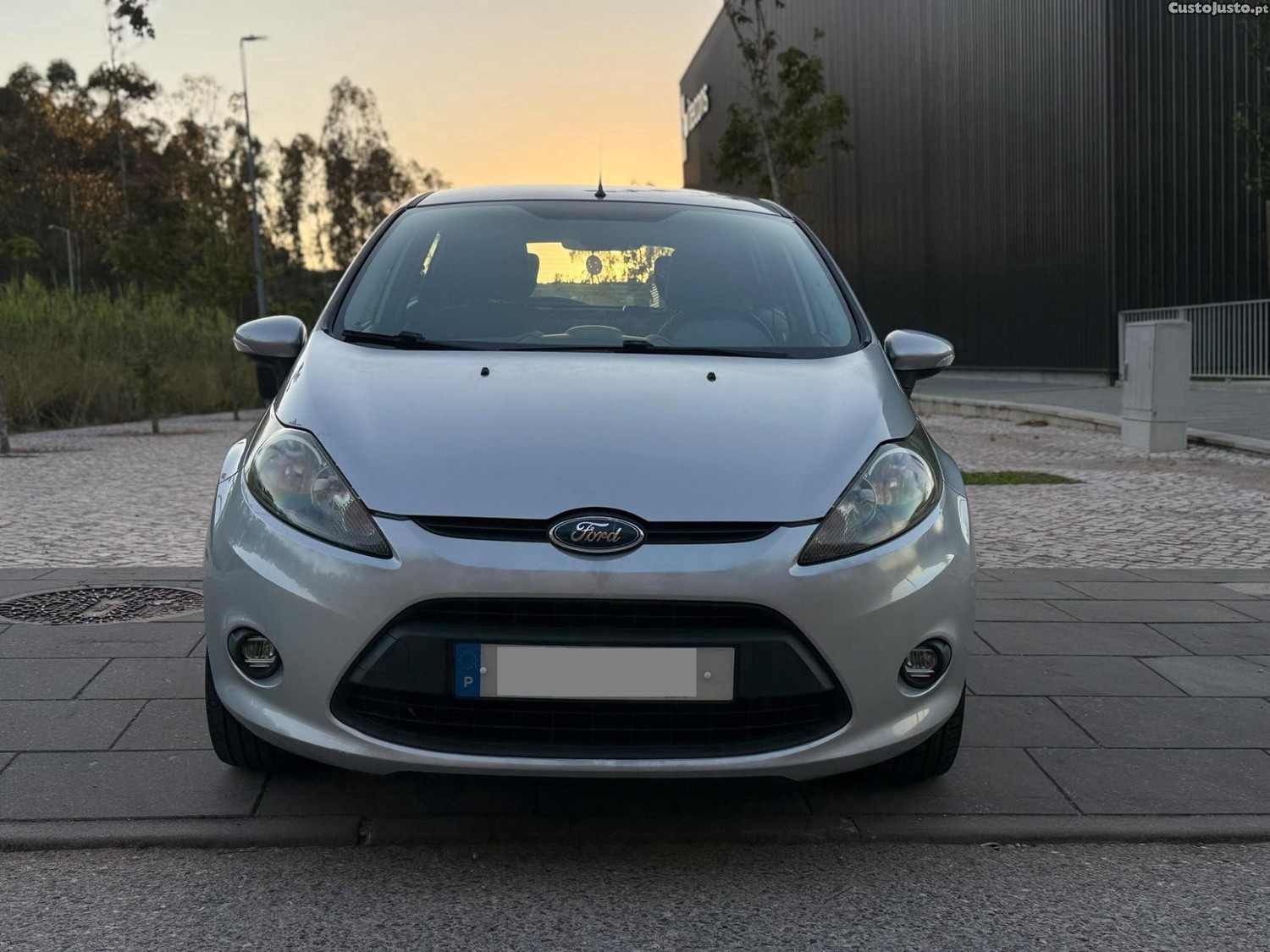 Ford Fiesta 1.25 Gasolina 82cv 5lugares 137.000KM — fotografia 11