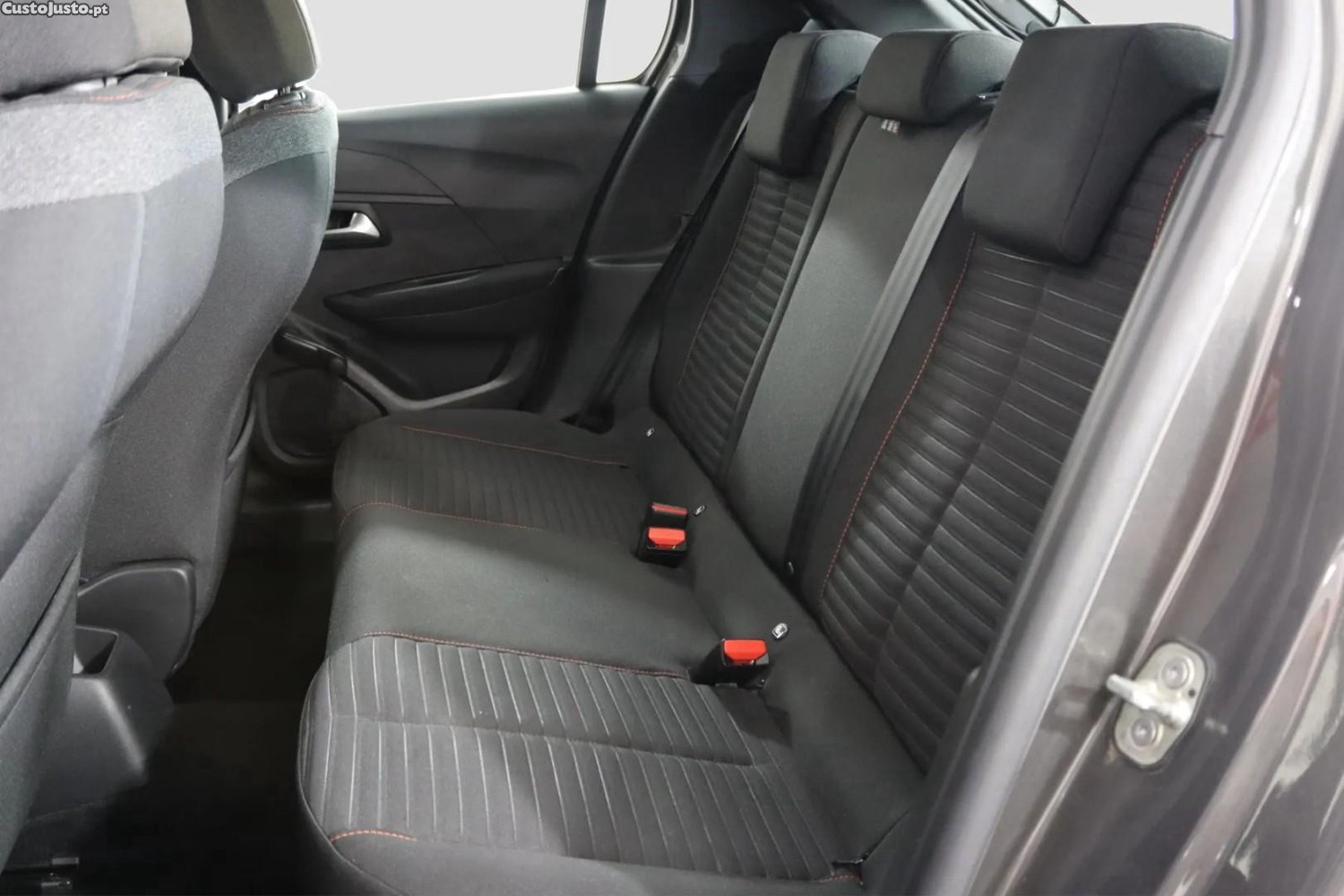 Peugeot 208 1.2 PureTech Active Pack — fotografia 2
