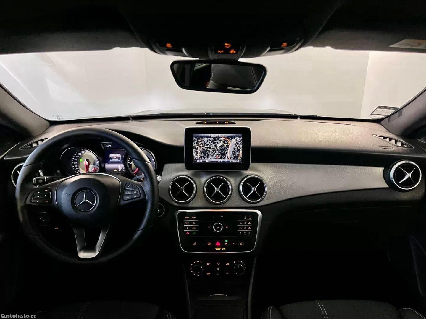 Mercedes-Benz CLA 180 D shooting brake aut. — fotografia 26