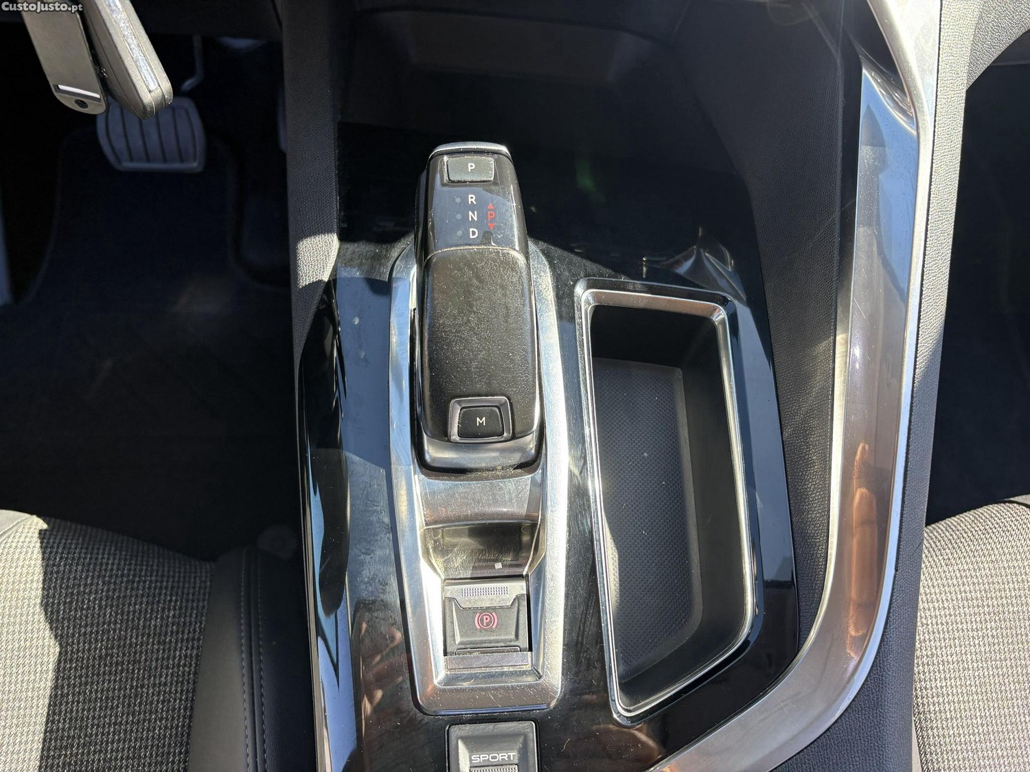 Peugeot 3008 1.2 PureTech Allure EAT8 — fotografia 4