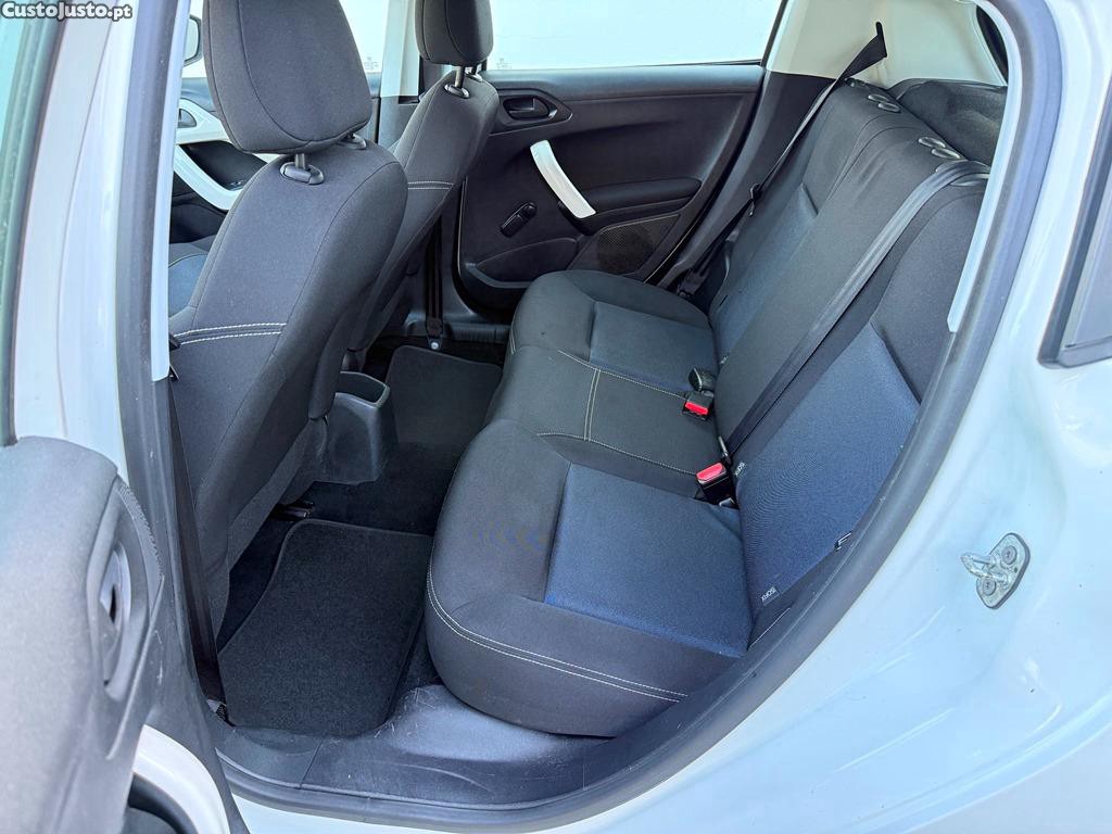 Peugeot 208 Like 1.2i 68cv 50.000km 02/2019 — fotografia 6