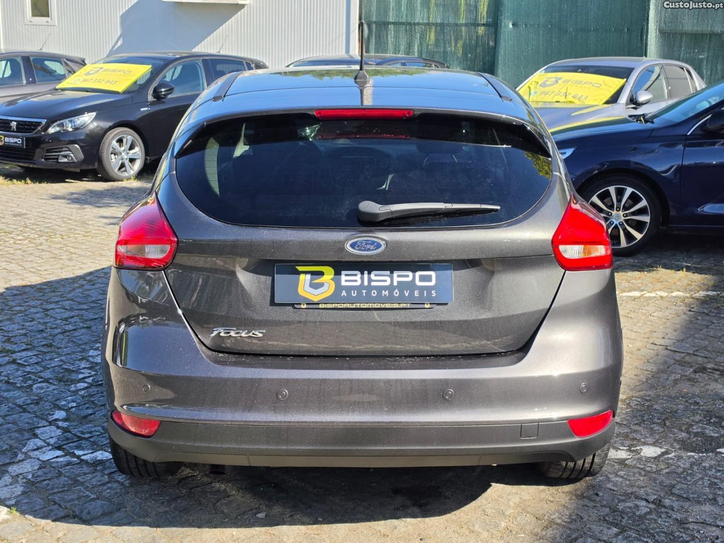 Ford Focus 1.5 TDCi EcoBlue Active — fotografia 14