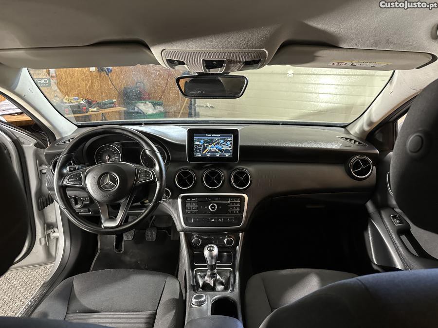 Mercedes-Benz A 160 d — fotografia 6