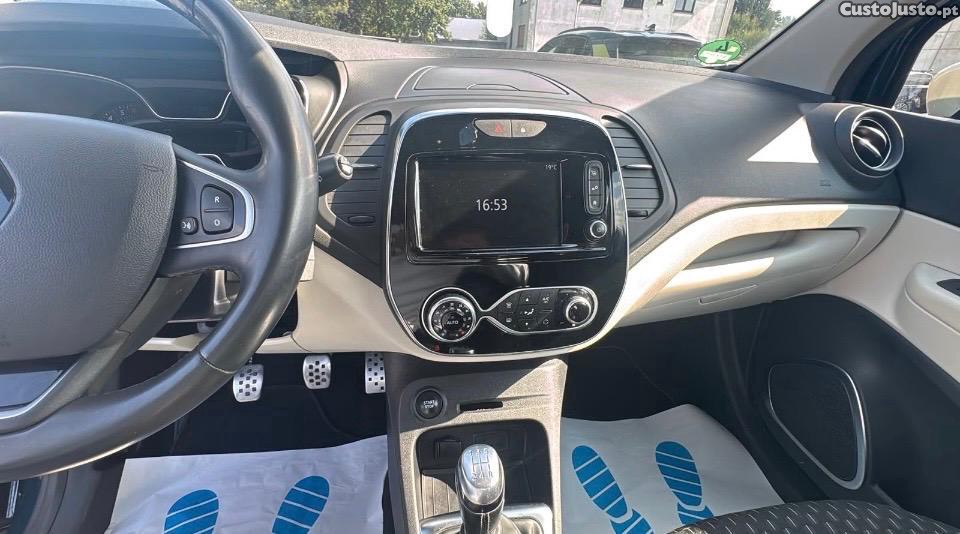 Renault Captur 0.9 TCE Exclusive — fotografia 3