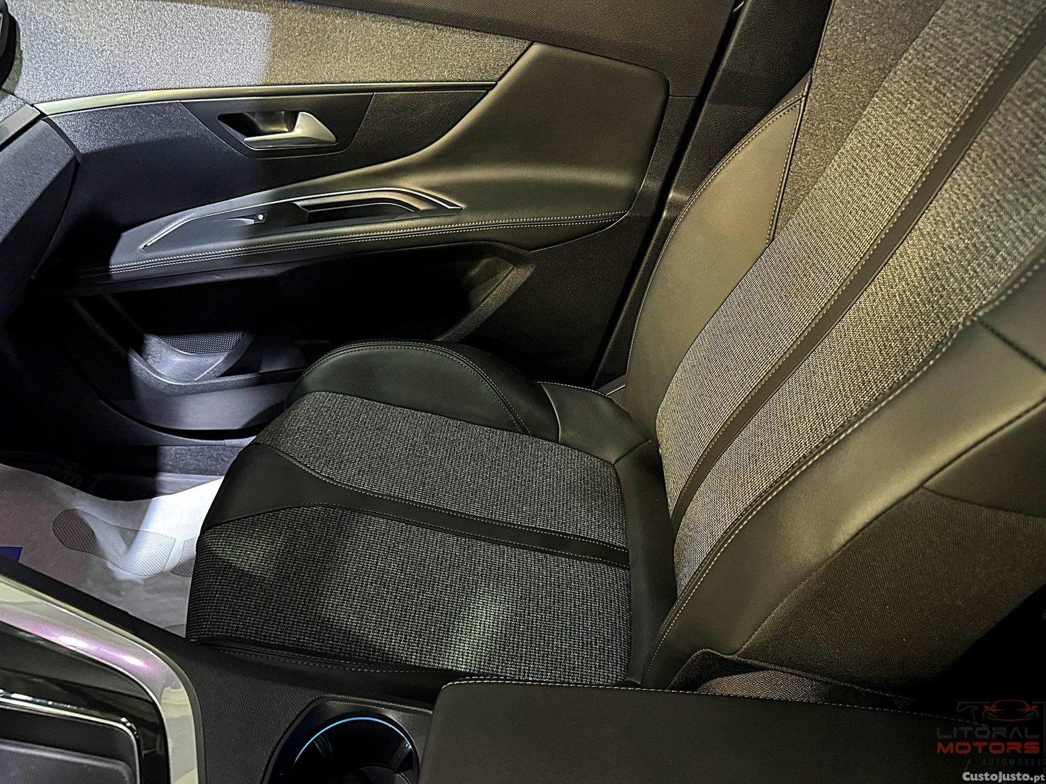 Peugeot 3008 1.2 PureTech Allure Pack EAT8 — fotografia 5