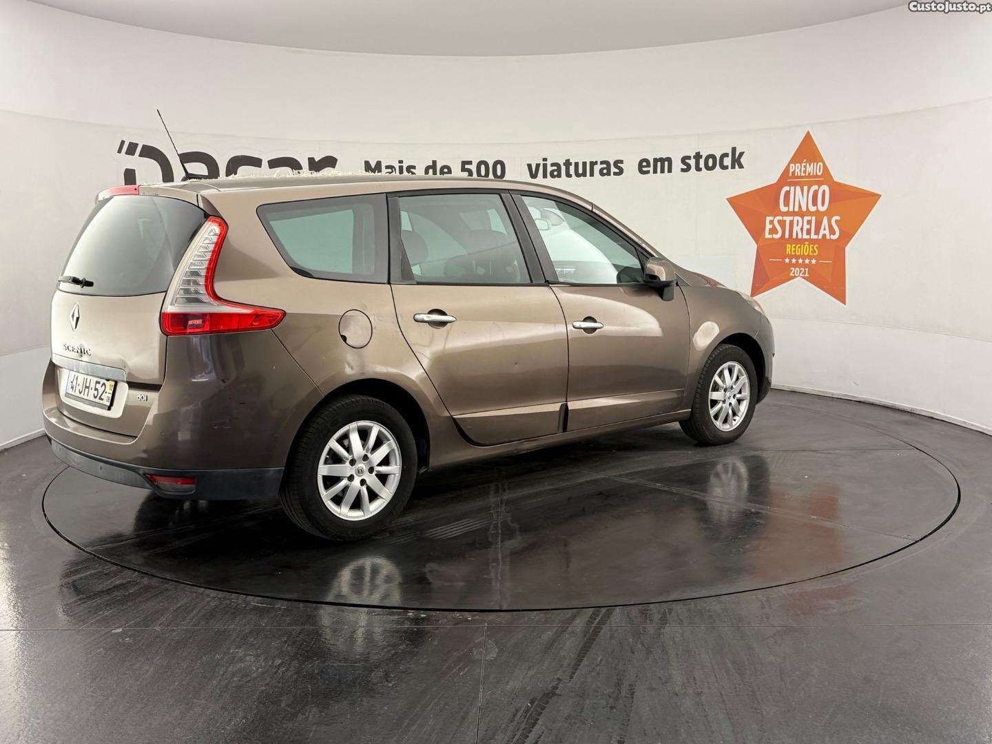 Renault Grand Scénic 1.5 DCI 7L — fotografia 14