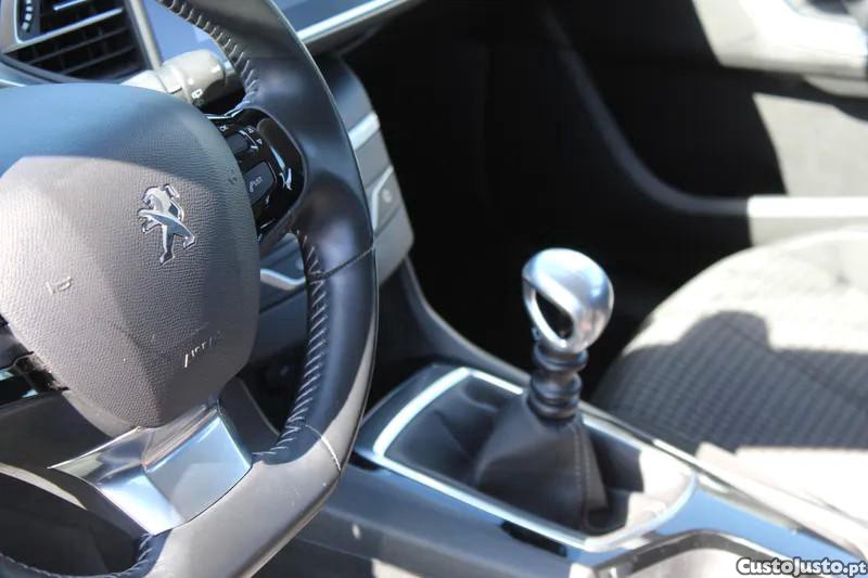 Peugeot 308 1.5 BlueHDi Active — fotografia 6
