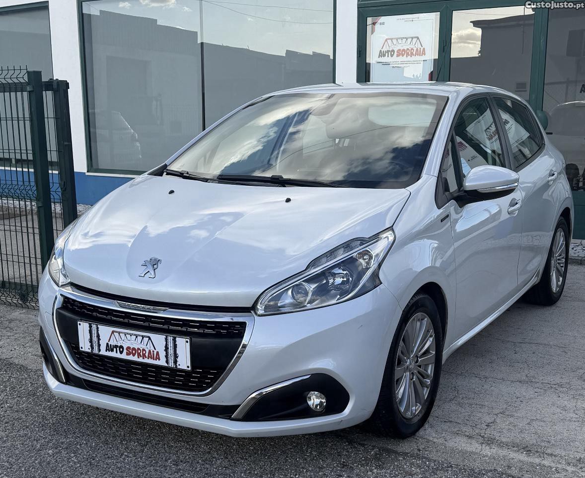 Peugeot 208 Allure — fotografia 11