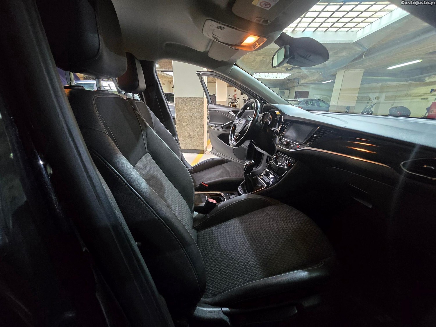 Opel Astra Sports Tourer 1.6 CDTI Dynamic S/S — fotografia 9