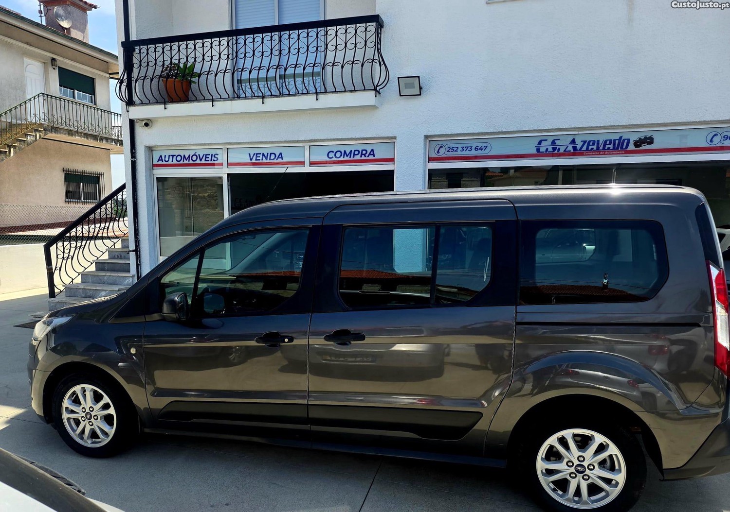 Ford Tourneo 1.5 tdci l2 7 Lugares — fotografia 5