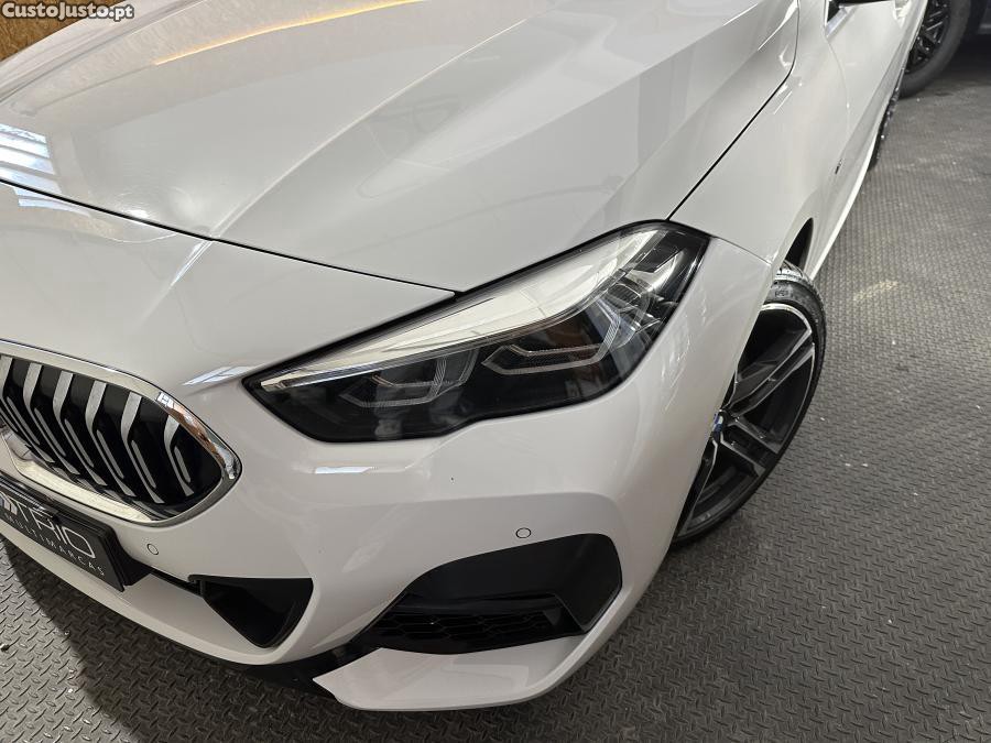 BMW 216 d Pack Desportivo M — fotografia 17