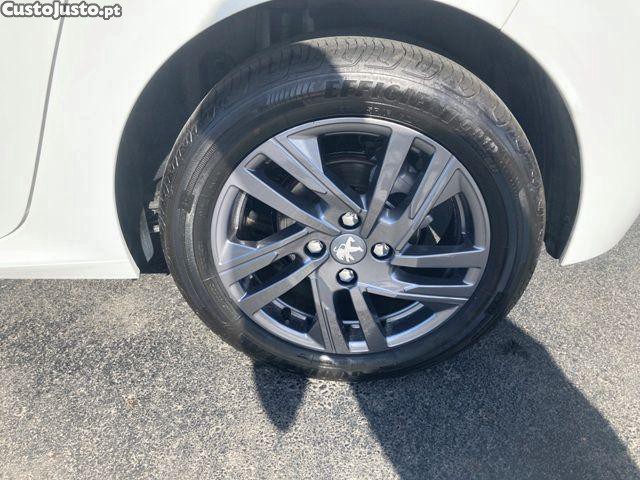 Peugeot 208 1.5 BlueHDi Active P — fotografia 18