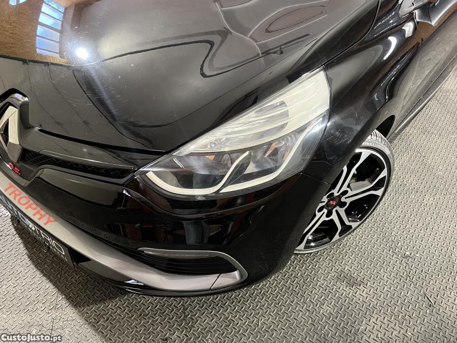 Renault Clio 1.6 T RS Trophy EDC - 16 — photo 5