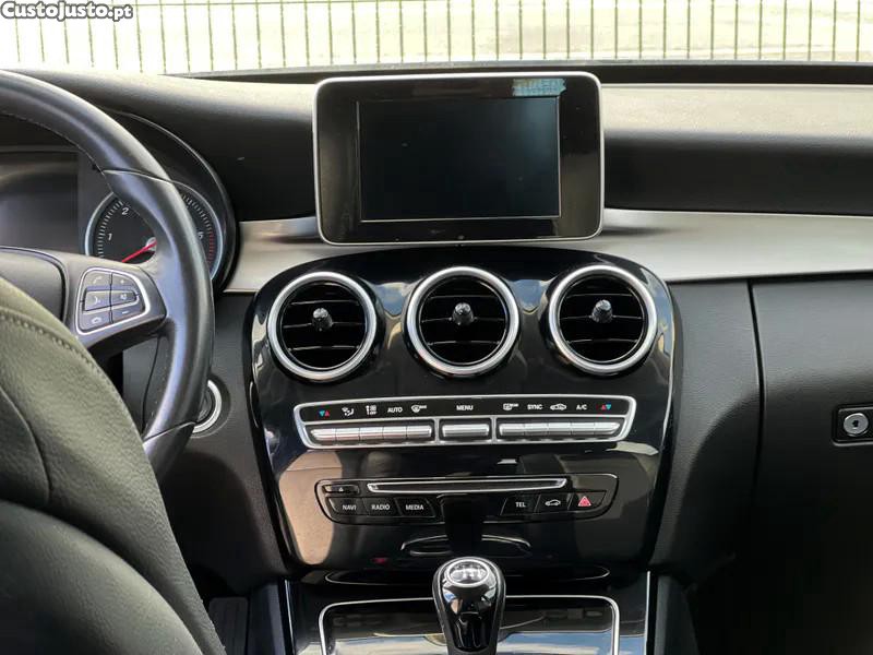 Mercedes-Benz C 180 d Avantgarde — fotografia 18