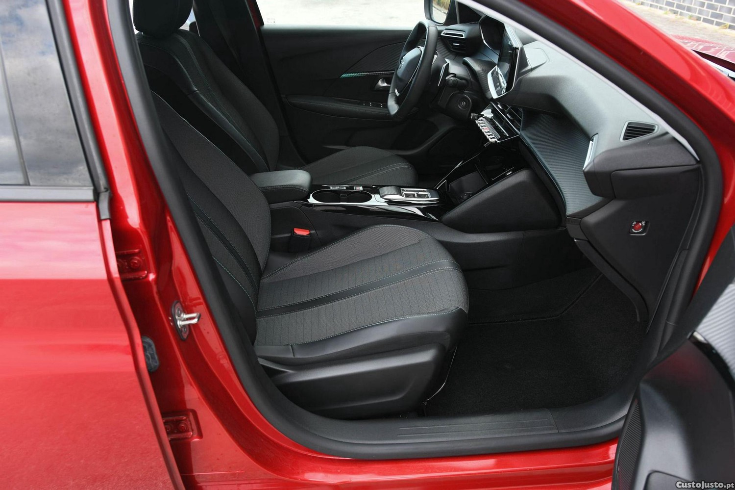 Peugeot 208 1.2 PureTech Allure EAT8 — fotografia 22