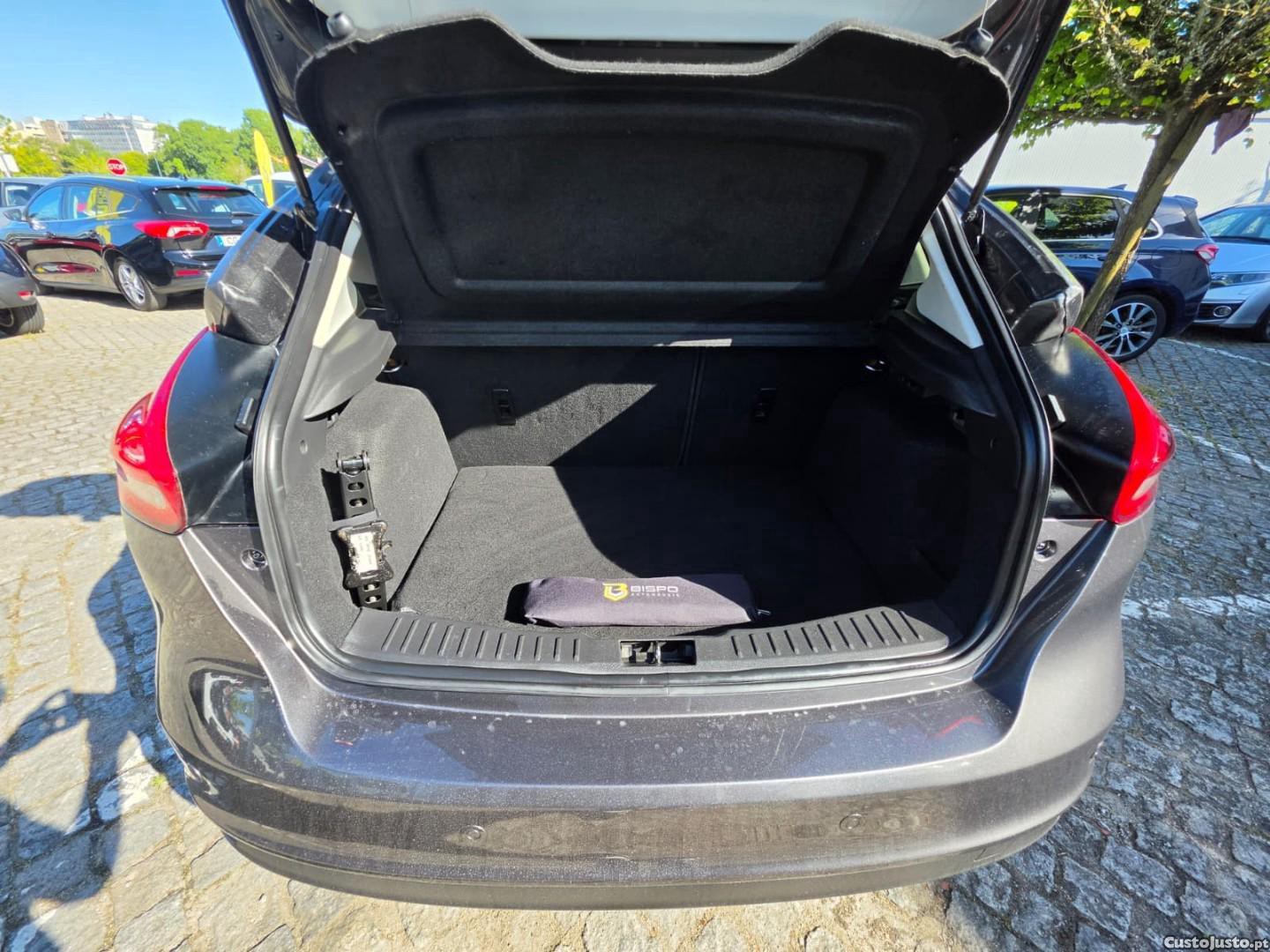 Ford Focus 1.5 TDCi EcoBlue Active — fotografia 13