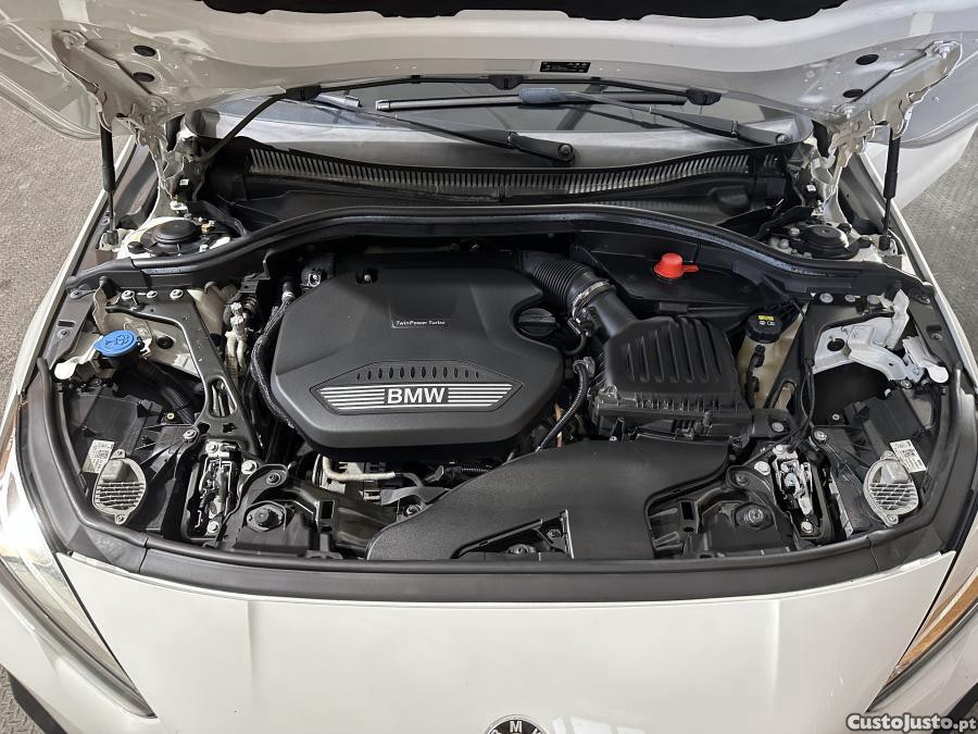 BMW 216 d Pack Desportivo M — fotografia 4