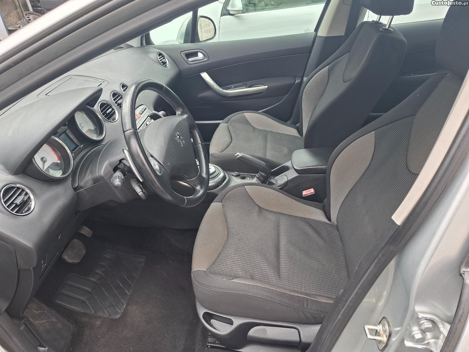 Peugeot 308 1600HDI SPORT CMP6 AUTOMÁTICO — fotografia 4