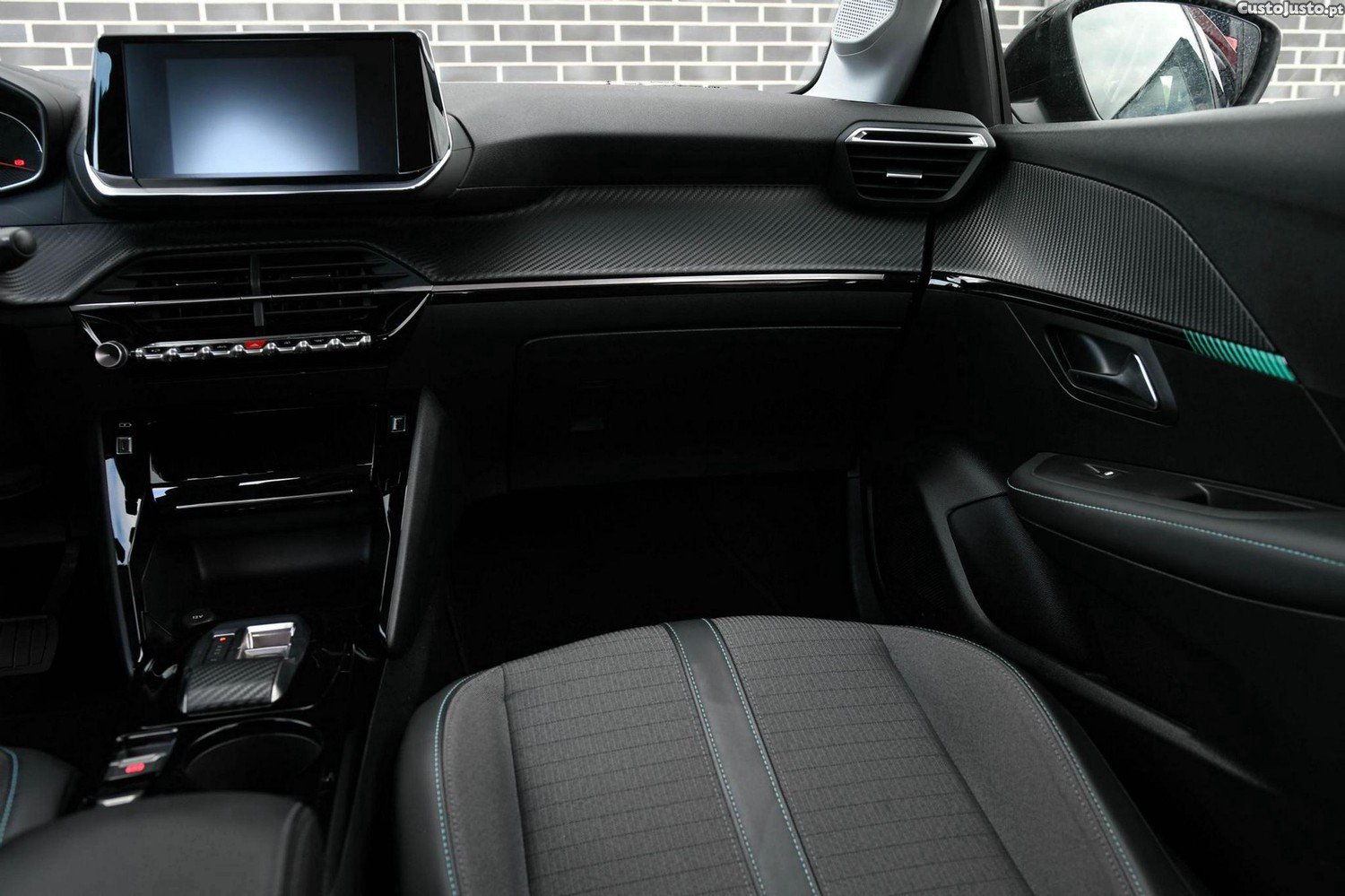 Peugeot 208 1.2 PureTech Allure EAT8 — fotografia 19