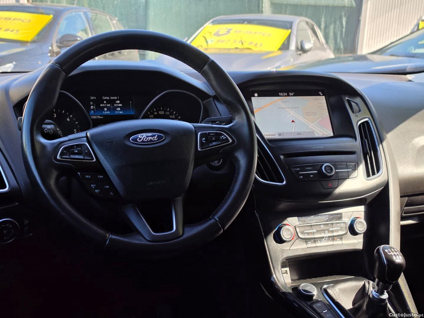 Ford Focus 1.5 TDCi EcoBlue Active — fotografia 2