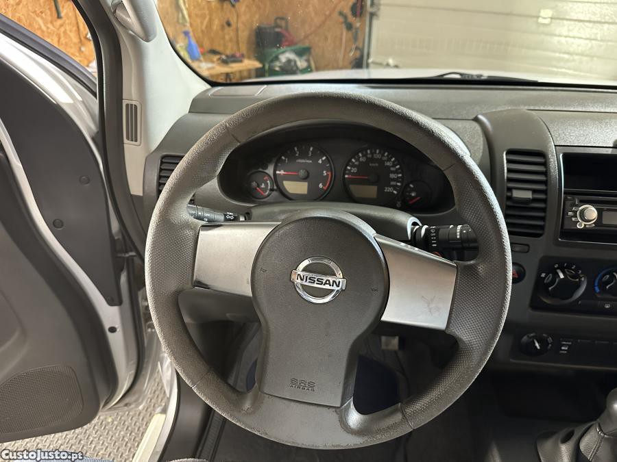 Nissan Navara 2.5 dCi CD LE 4WD — fotografia 10