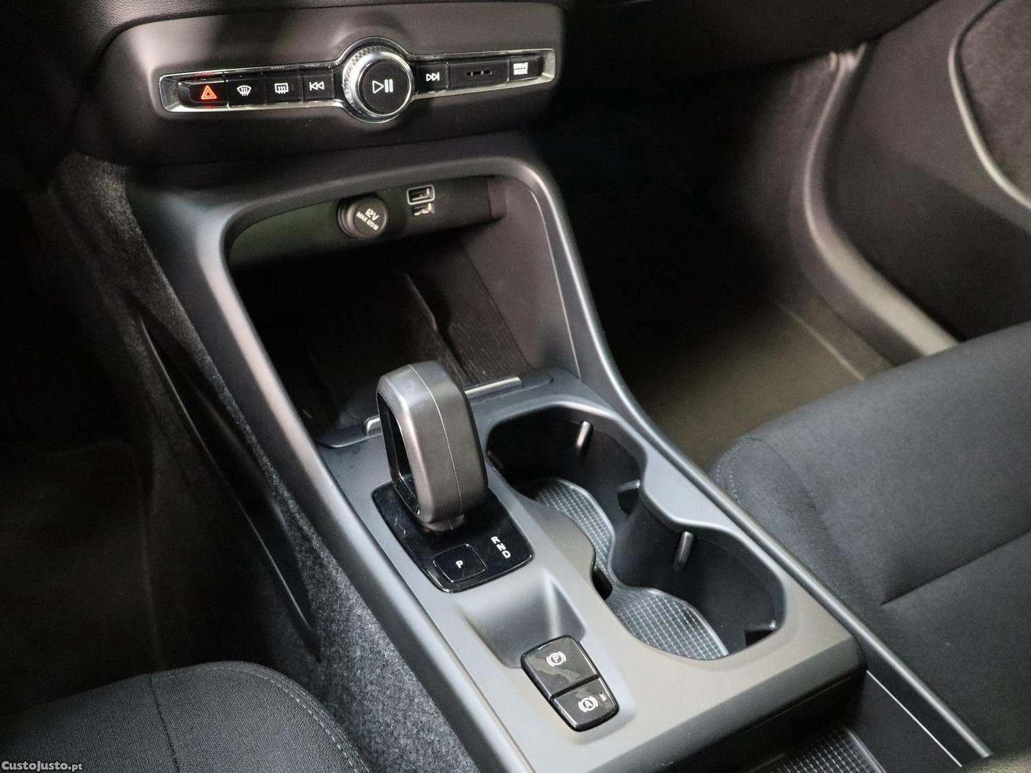 Volvo XC 40 1.5 T4 PHEV Essential — fotografia 7