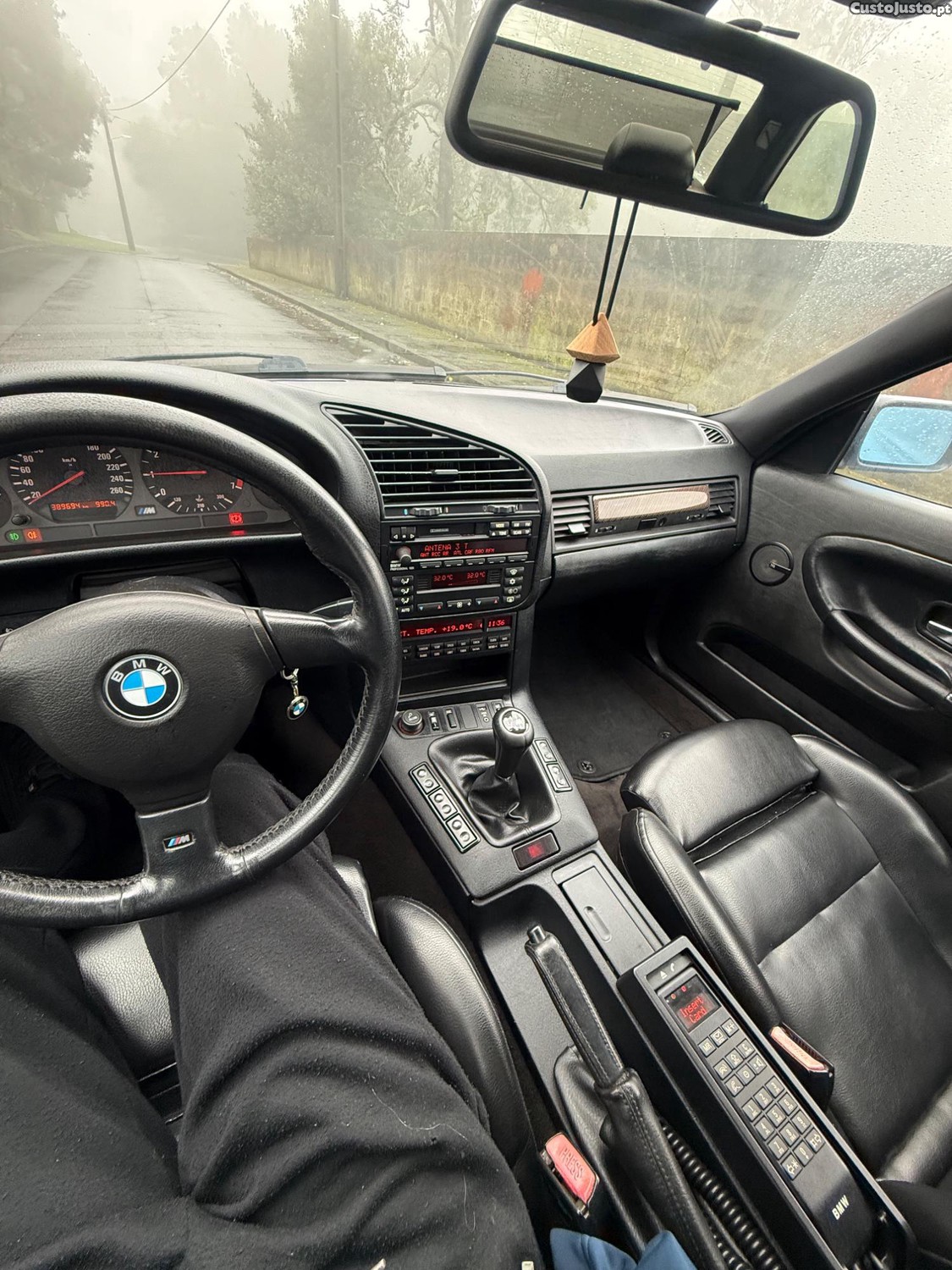 BMW 318 E36 25i — fotografia 2