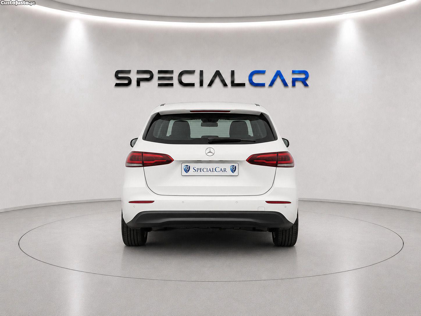 Mercedes-Benz B 180 d Style Plus Aut. — fotografia 18