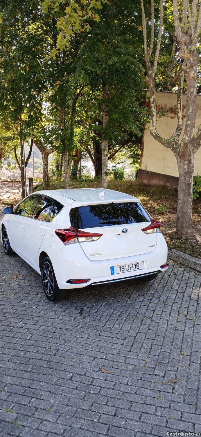 Toyota Auris gasolina hybrid — fotografia 3