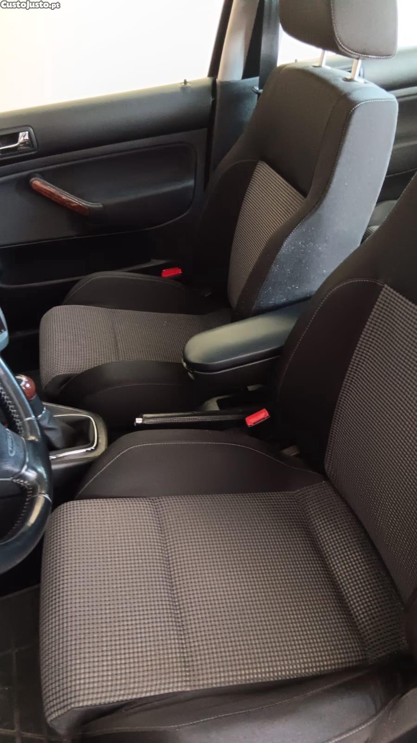 Volkswagen Bora 1.9 tdi 130cv — fotografia 4