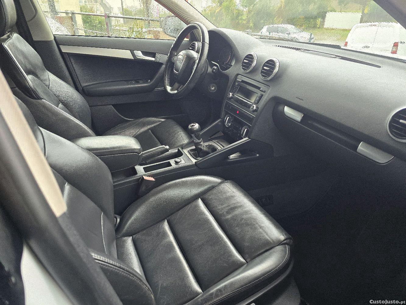 Audi A3 1.6 tdi full extras — fotografia 4