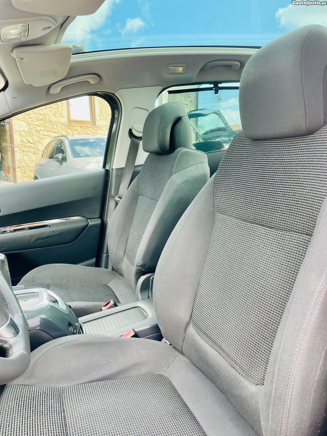 Peugeot 5008 1.6 e-HDi 7L Allure 2-Tronic — fotografia 5