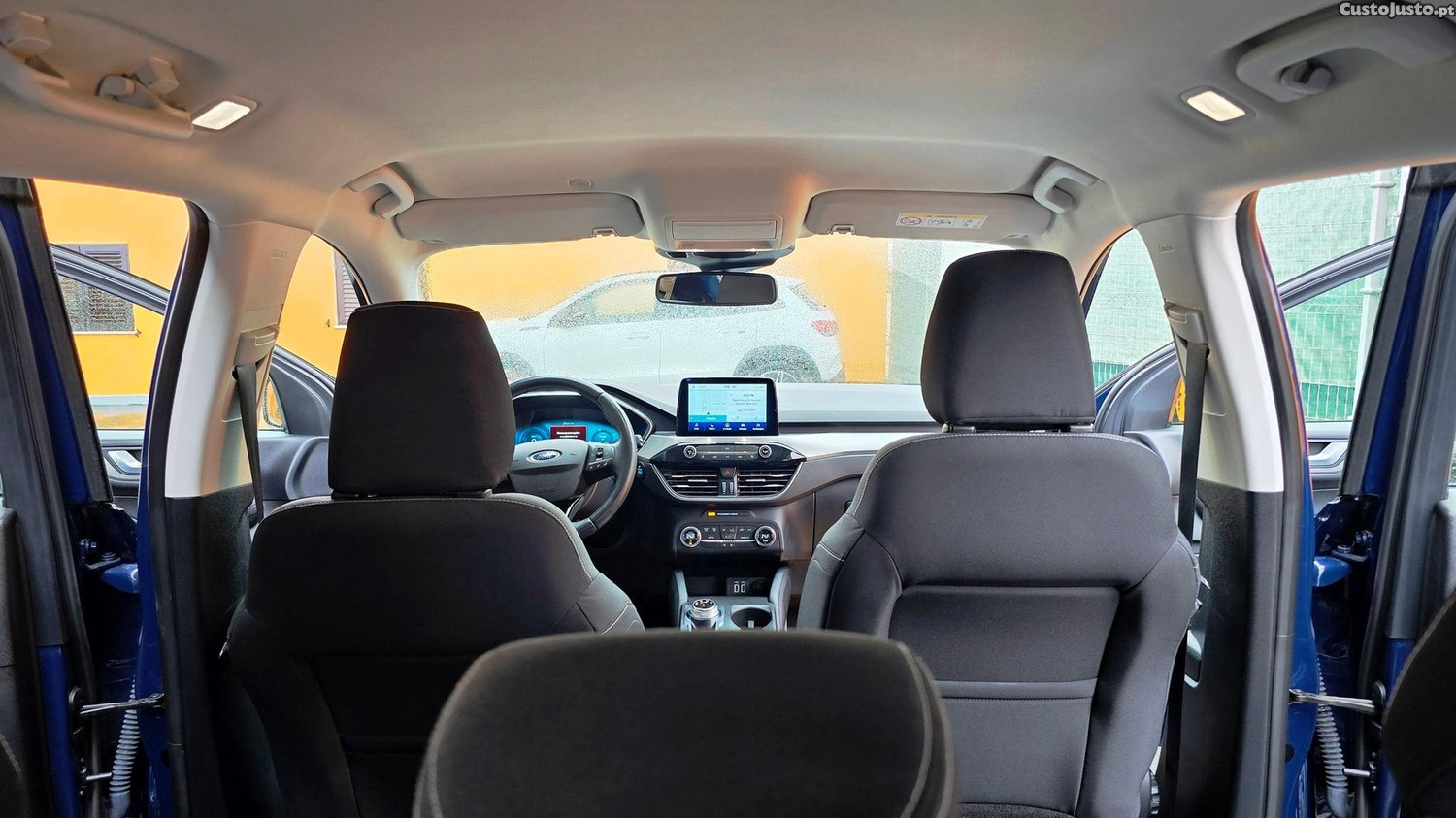 Ford Kuga 2.5 PHEV Titanium - 21 — photo 3