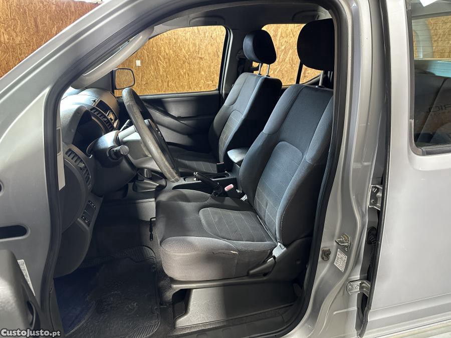Nissan Navara 2.5 dCi CD LE 4WD — fotografia 12