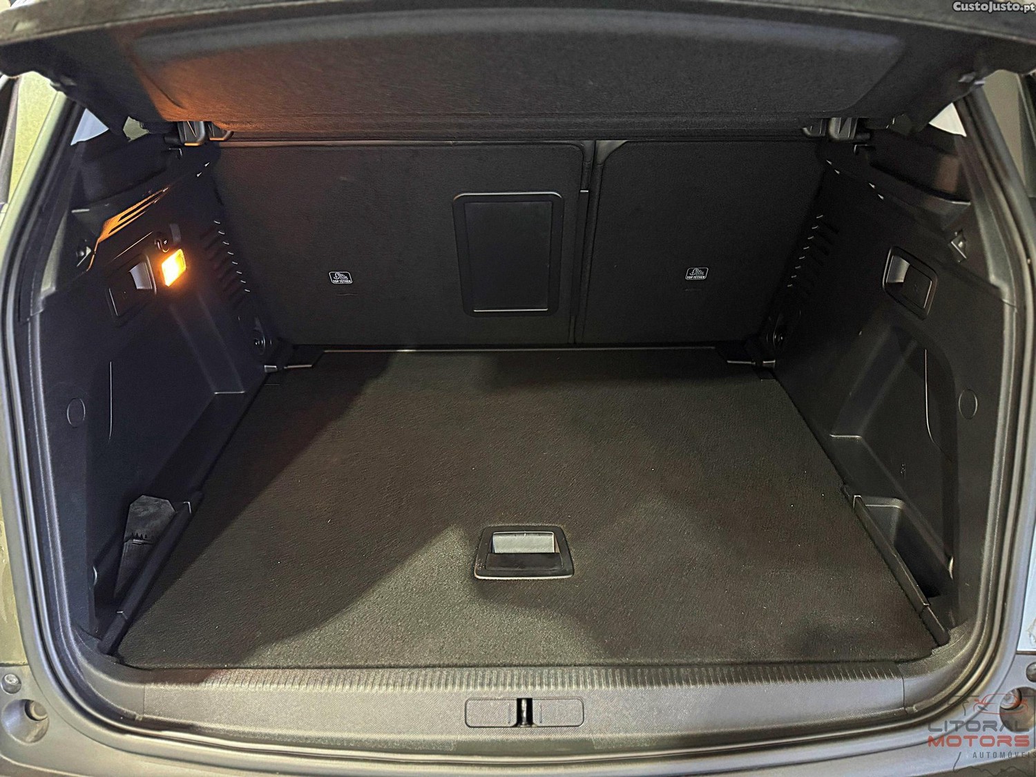 Peugeot 3008 1.2 PureTech Allure Pack EAT8 — fotografia 16