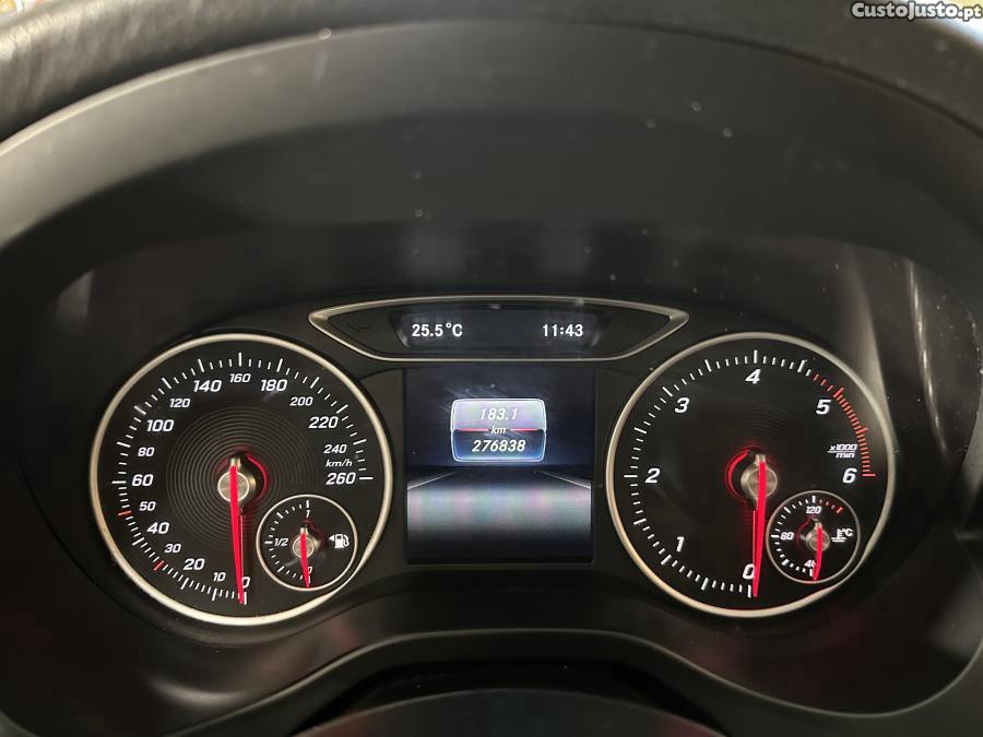 Mercedes-Benz A 160 d — fotografia 10