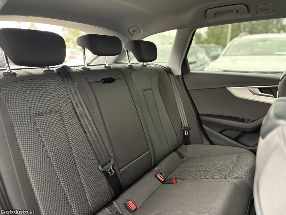 Audi A4 30 TDI S tronic — fotografia 2