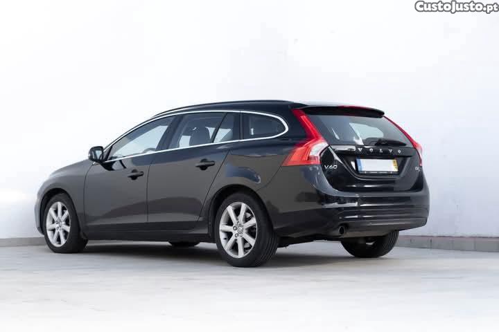 Volvo V60 2.0 D2 Kinetic geartronic — fotografia 9