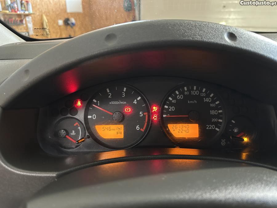 Nissan Navara 2.5 dCi CD LE 4WD — fotografia 9