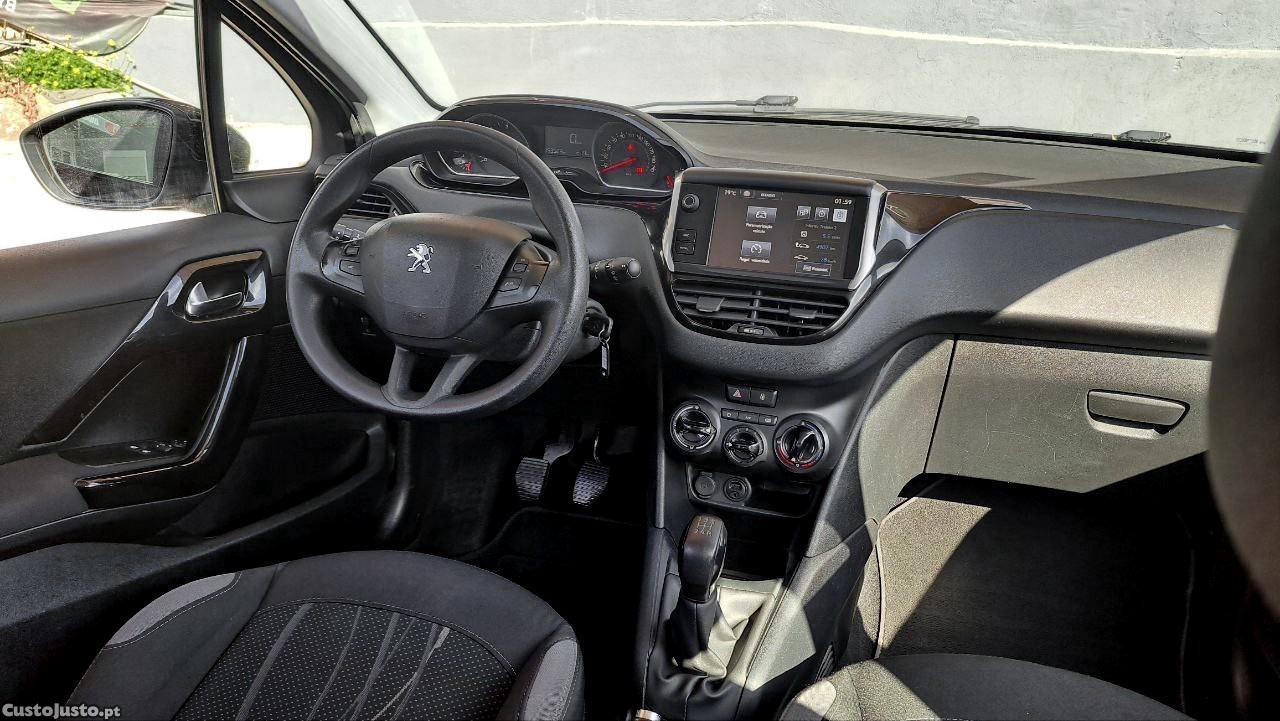 Peugeot 208 1.4 HDi SE Style - 15 — photo 2