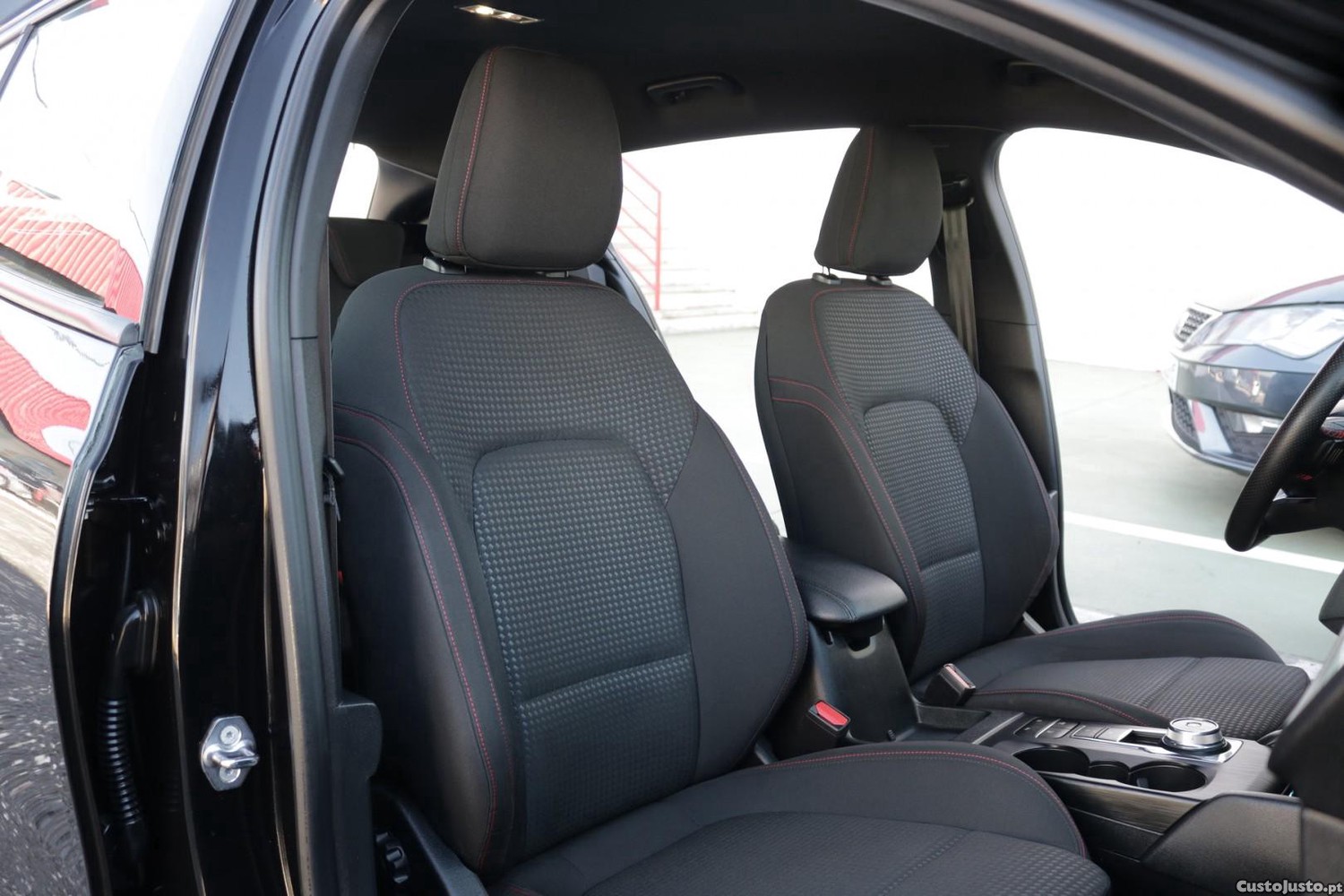 Ford Focus SW 1.0 EcoBoost ST-Line Auto 125cv — fotografia 36