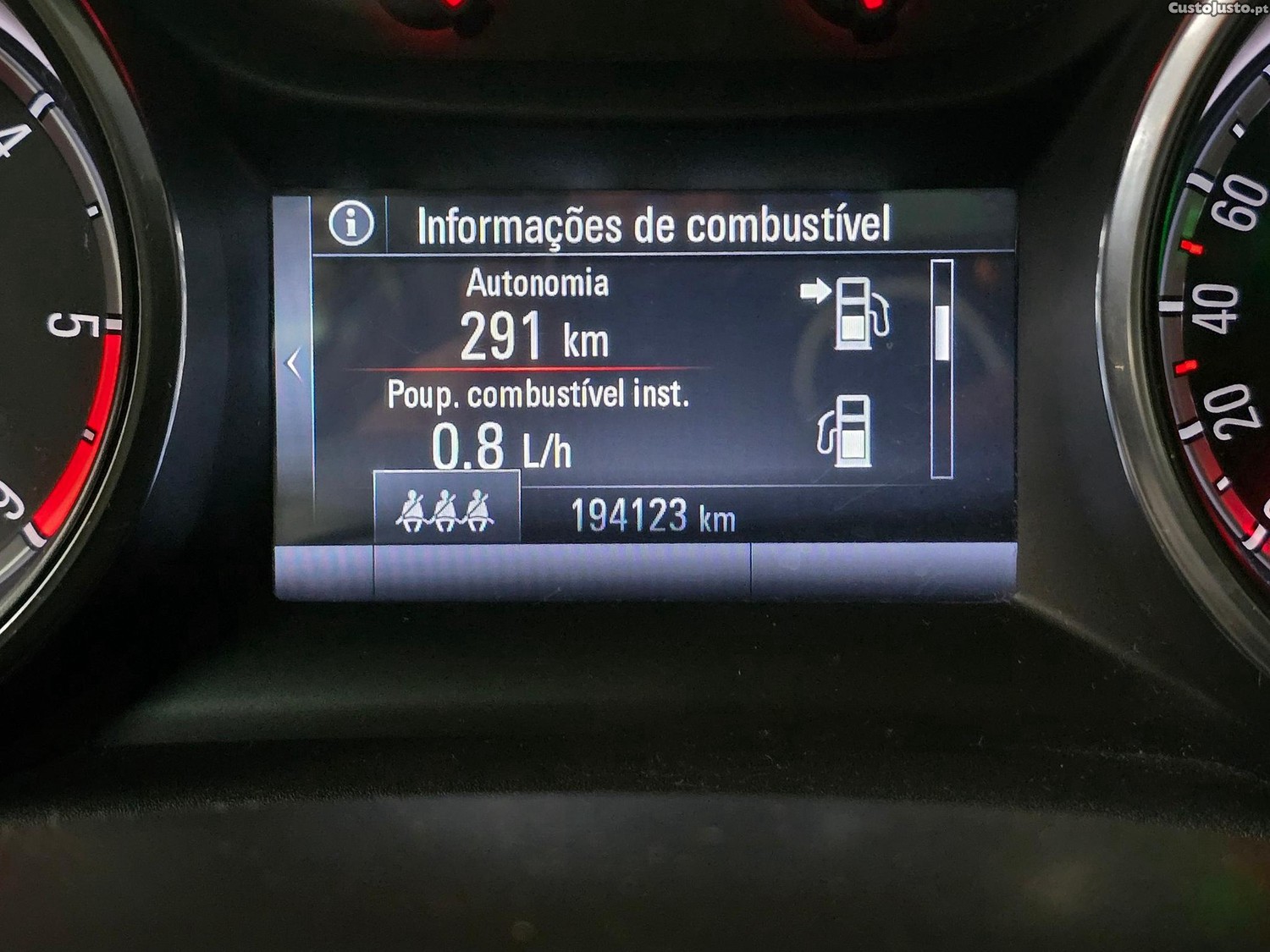 Opel Astra Sports Tourer 1.6 CDTI Dynamic S/S — fotografia 8