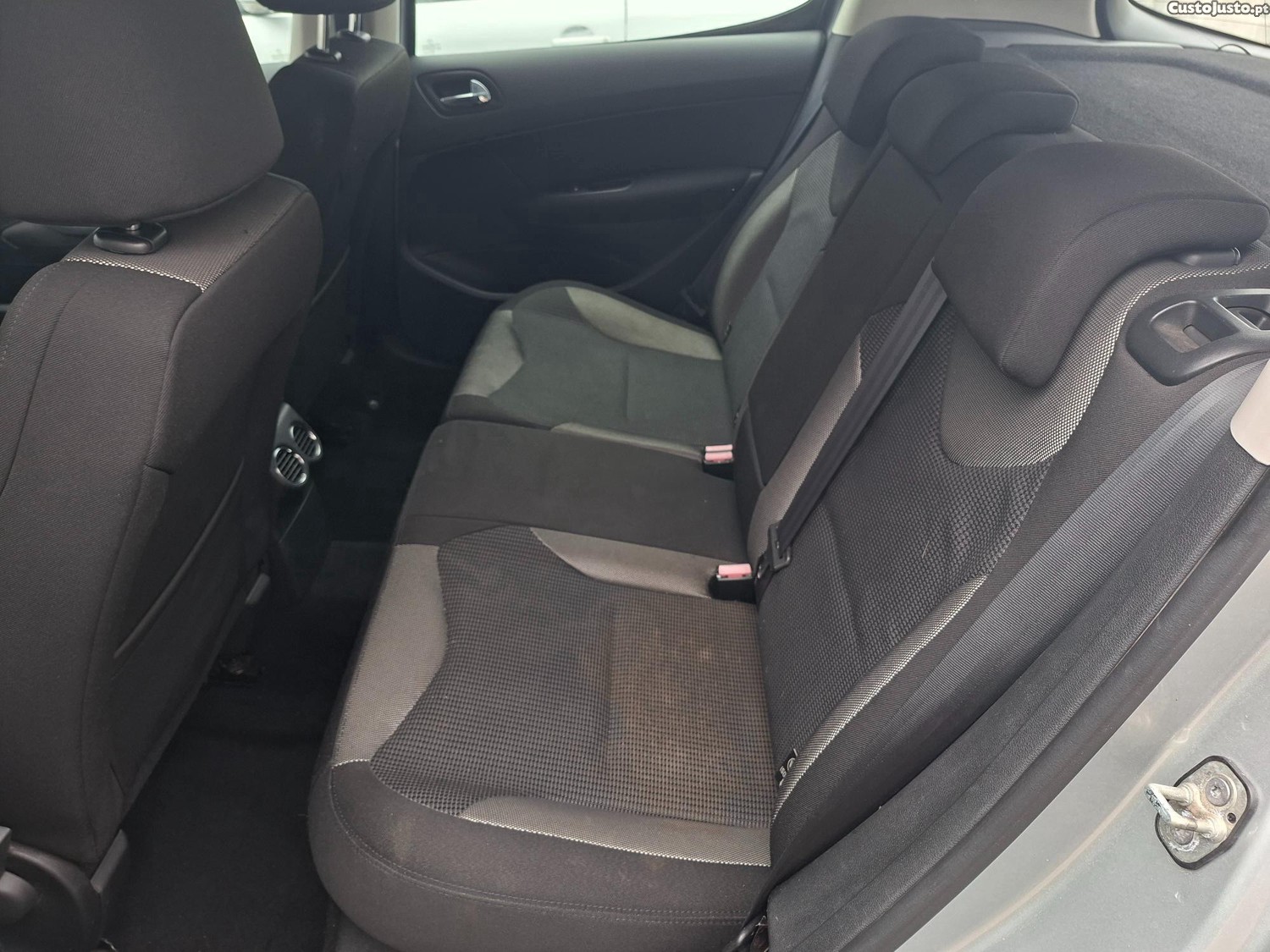 Peugeot 308 1600HDI SPORT CMP6 AUTOMÁTICO — fotografia 5