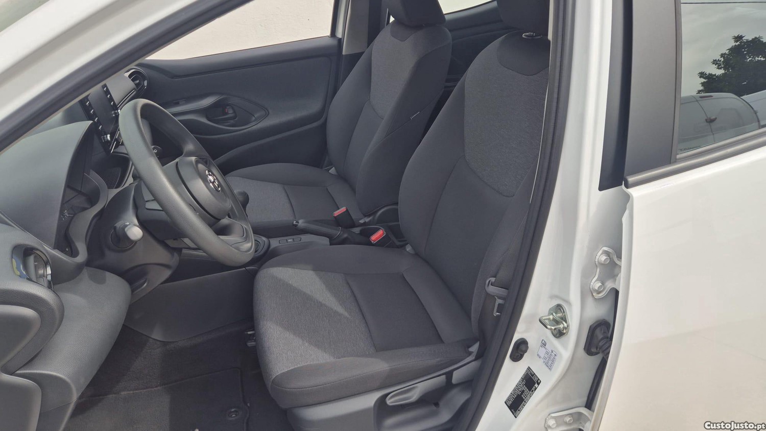Toyota Yaris 1.0 VVT-iComfort — fotografia 10