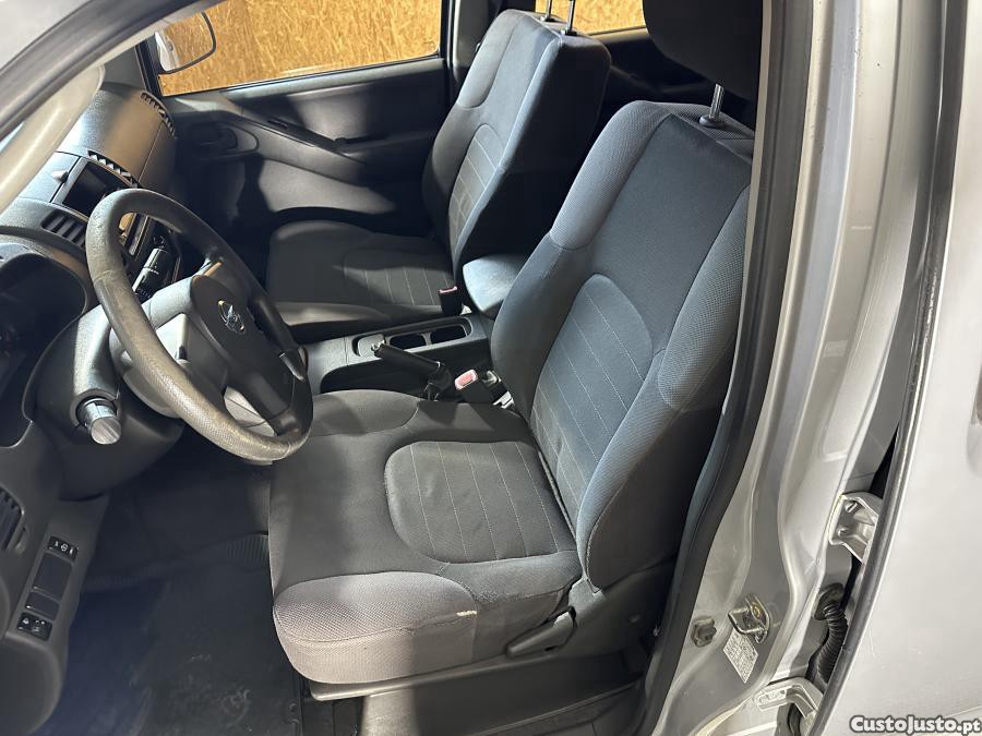 Nissan Navara 2.5 dCi CD LE 4WD — fotografia 11