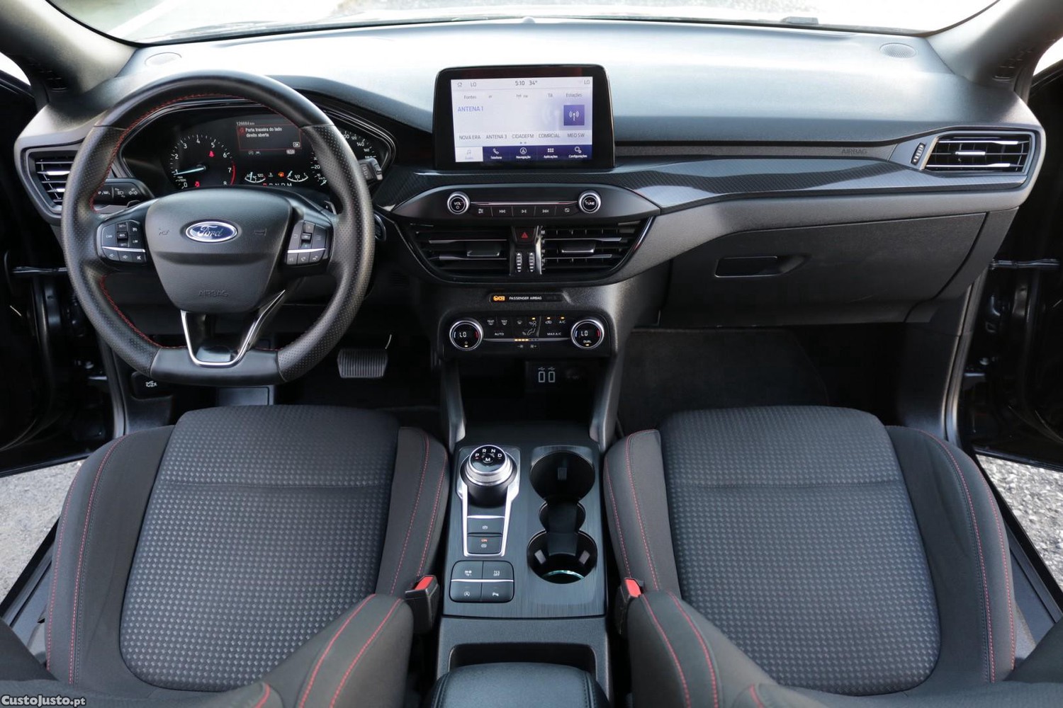 Ford Focus SW 1.0 EcoBoost ST-Line Auto 125cv — fotografia 31