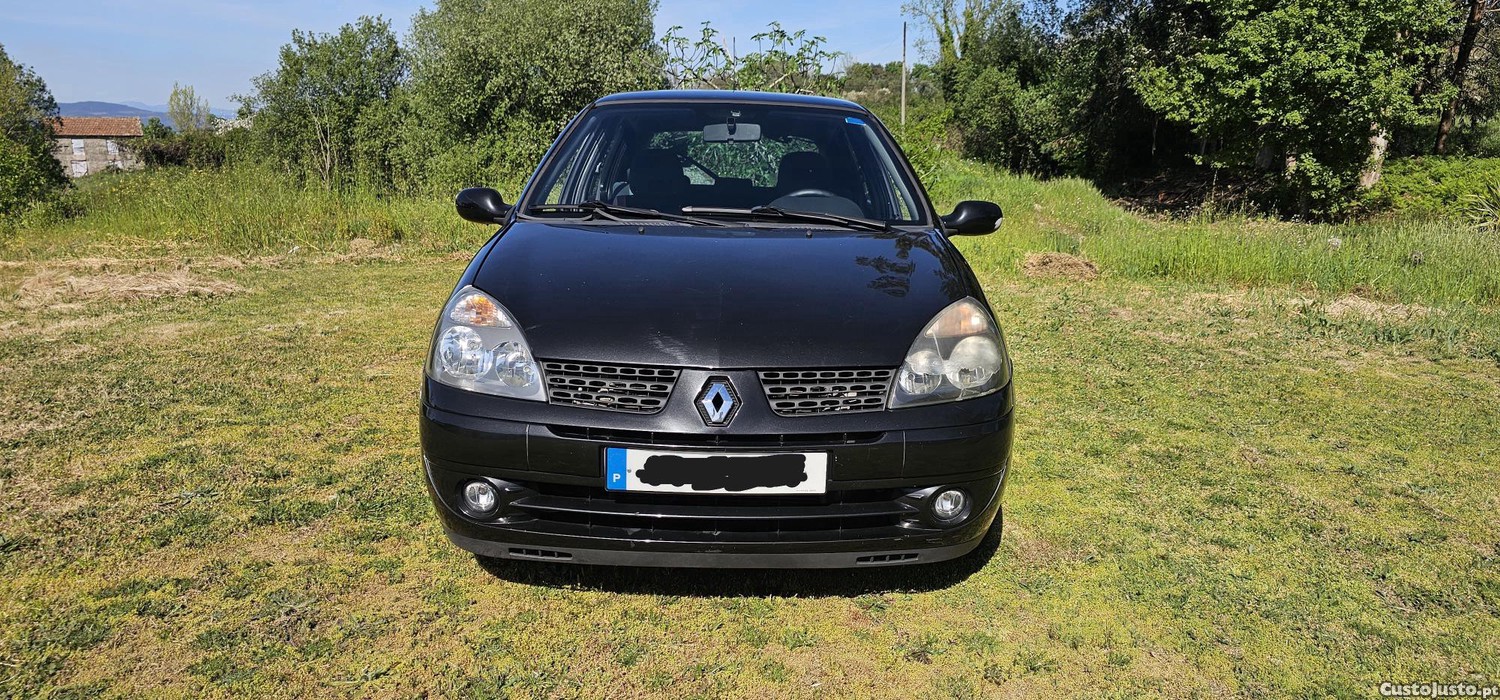 Renault Clio - — fotografia 4