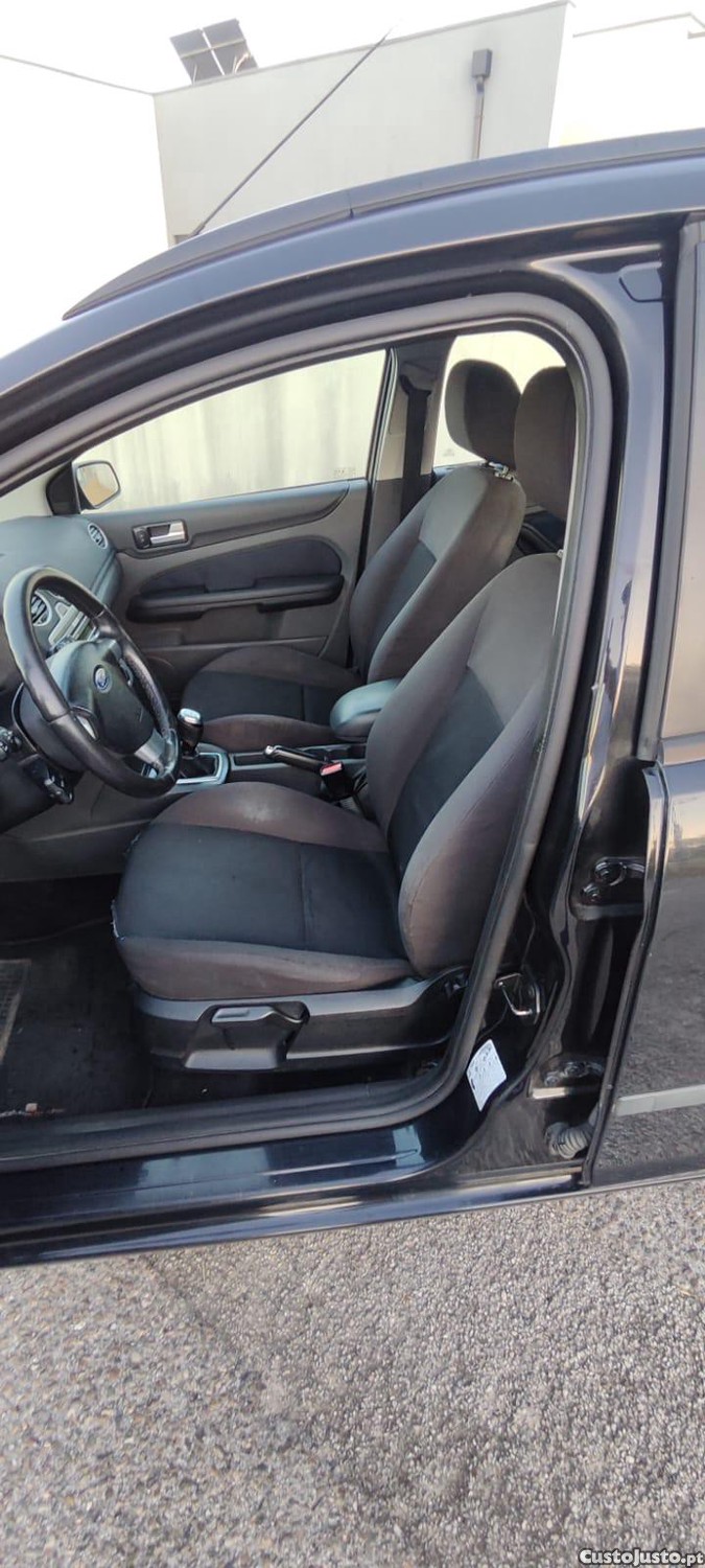 Ford Focus 1.6 TDCI — fotografia 2