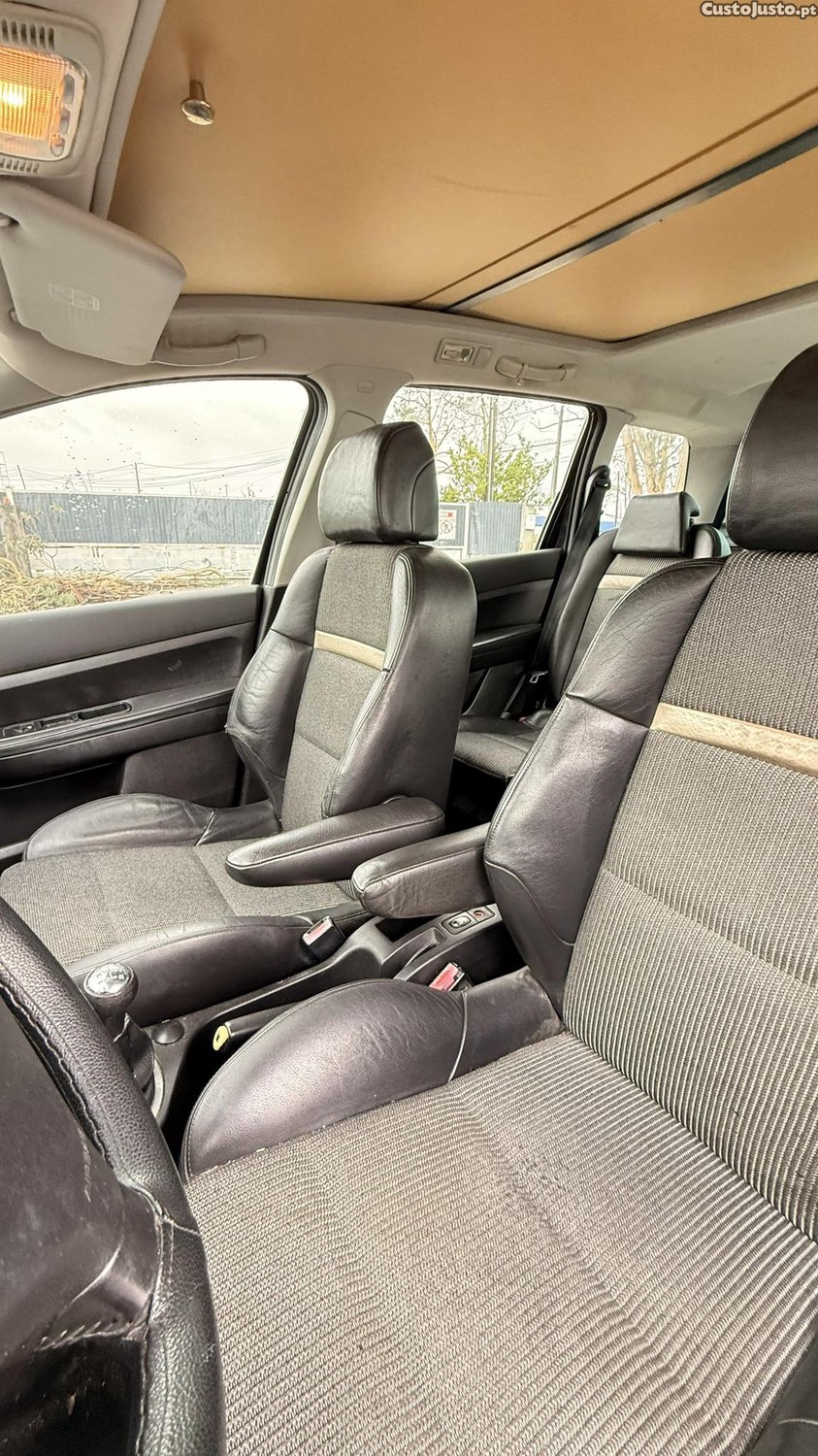 Peugeot 307 SW 1.6 HDI de 2005 — fotografia 4